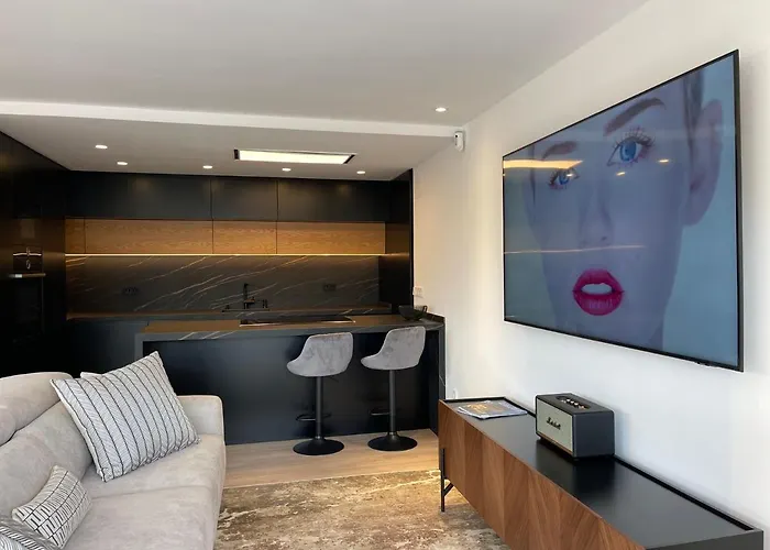 Apartamento Laumar - *